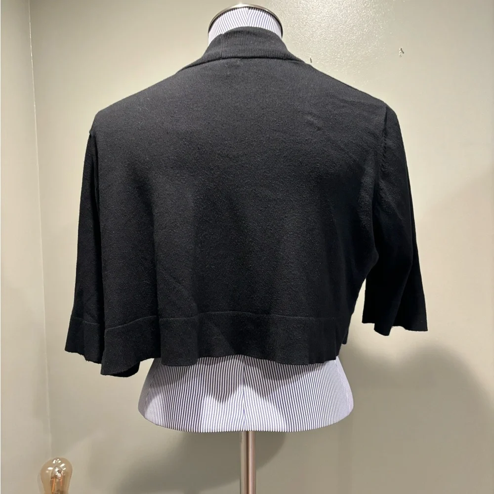 Xiliratic Ladies Black Shortsleeve Shrug.  Size Large - Picture 5 of 5